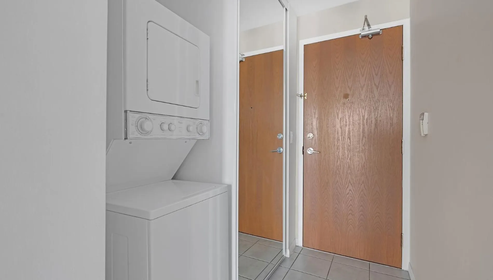 Apartment Breathtaking Lakeview Condo Free Parking Toronto Canada