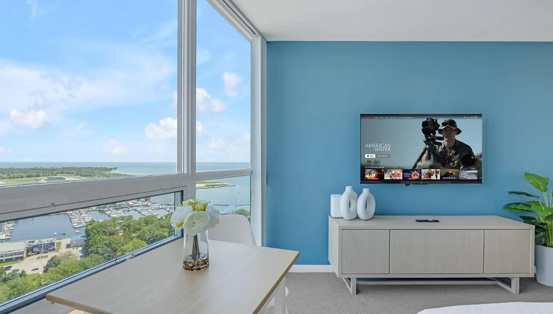 Breathtaking Lakeview Condo Free Parking Toronto Canada